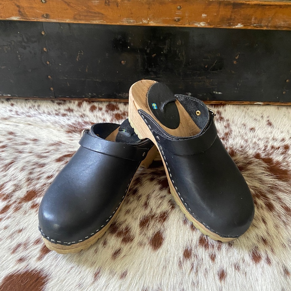 Lotta from Stockholm black clogs